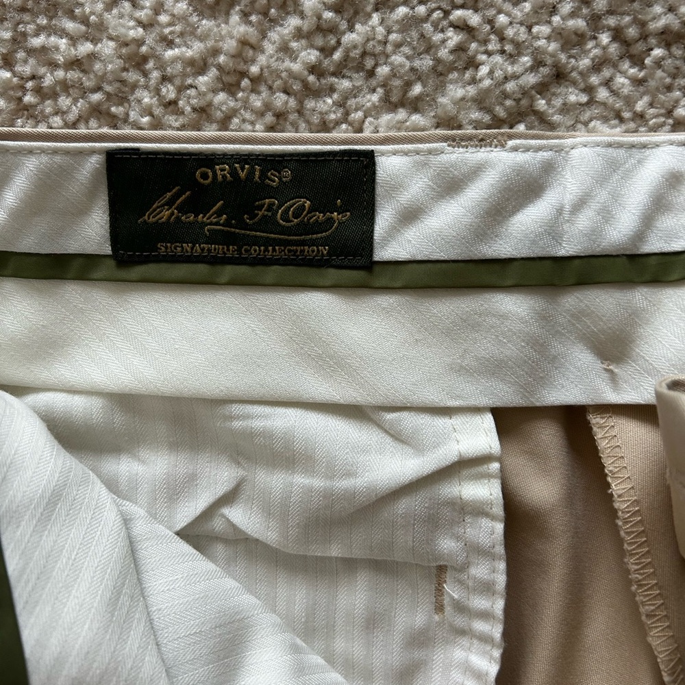 NWOT Orvis Signature Collection khakis in tan